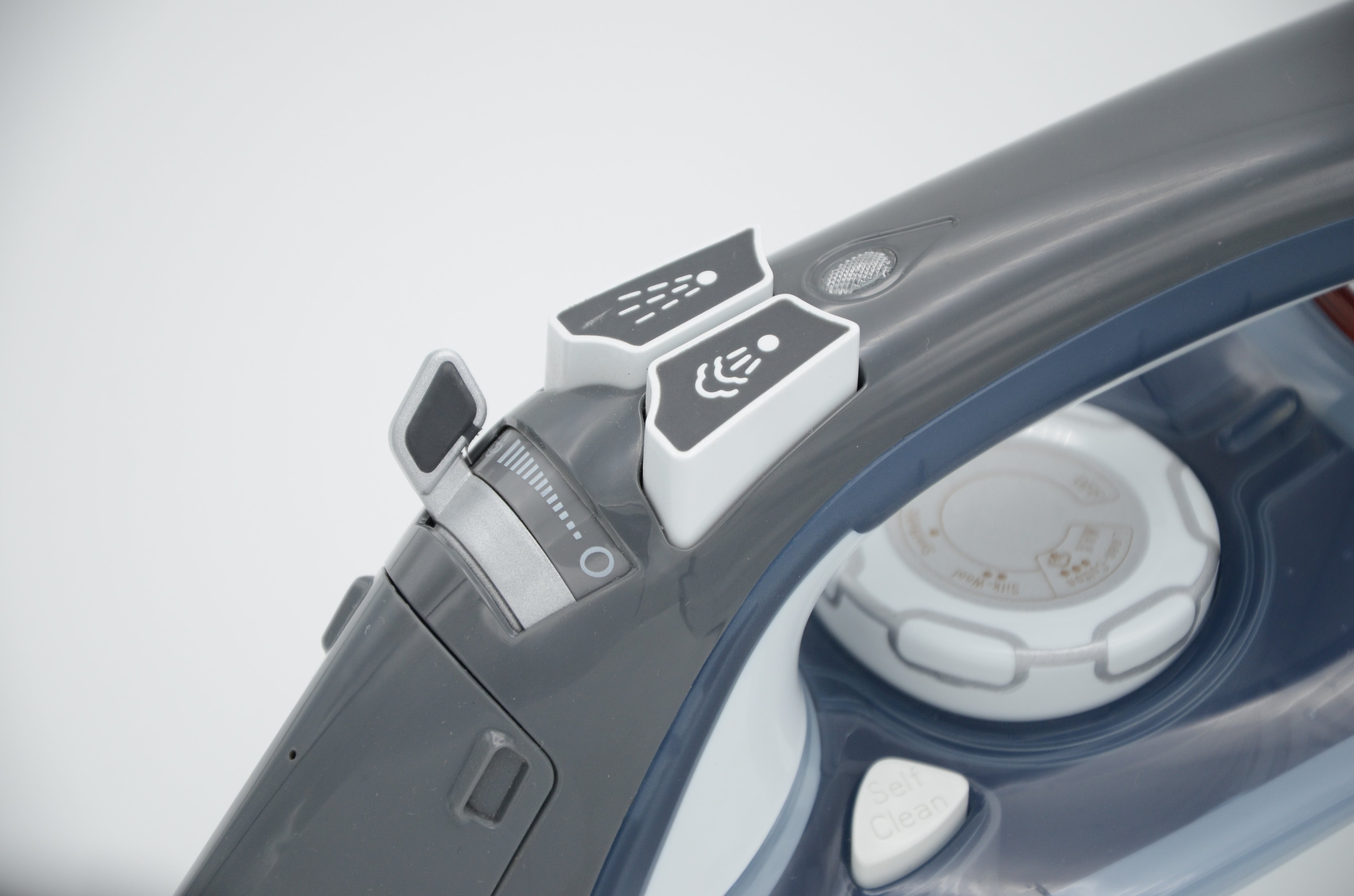 EA771TG Steam Iron